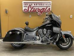 2016 INDIAN MOTORCYCLE ROADMASTER® STEEL GRAY AND THUNDER BLACK