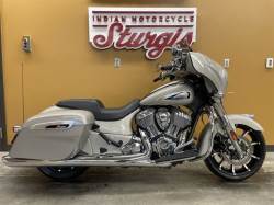 2022 INDIAN MOTORCYCLE CHIEFTAIN® LIMITED SILVER QUARTZ METALLIC