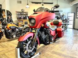 2023 INDIAN MOTORCYCLE CHIEFTAIN® DARK HORSE® RUBY SMOKE
