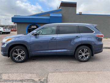 2016 TOYOTA HIGHLANDER