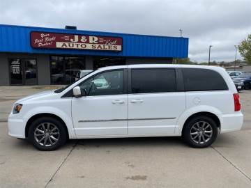 2016 CHRYSLER TOWN & COUNTRY