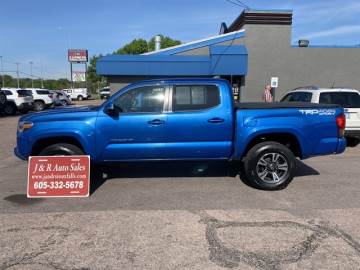 2017 TOYOTA TACOMA