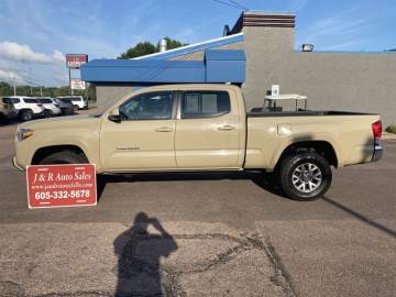 2017 TOYOTA TACOMA