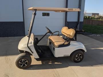 2015 E-Z-GO GOLF CART