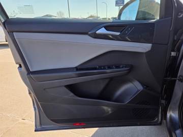 2022 VOLKSWAGEN TAOS