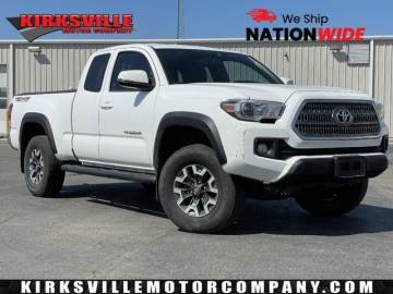 2017 TOYOTA TACOMA