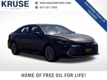 2019 TOYOTA AVALON