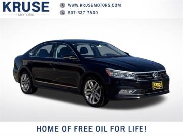 2017 VOLKSWAGEN PASSAT