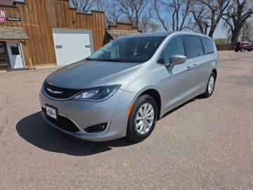 2019 CHRYSLER PACIFICA