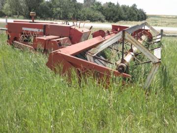 1950 HESSTON SELF-PROPELLED WINDROWER
