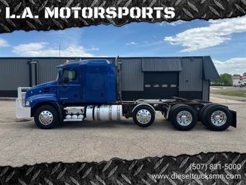 2011 MACK PINNACLE CHU613