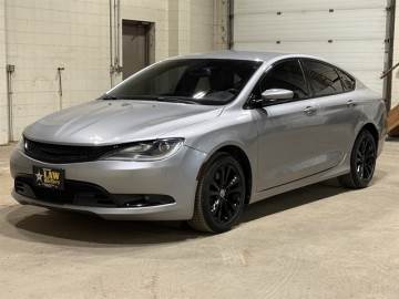 2016 CHRYSLER 200