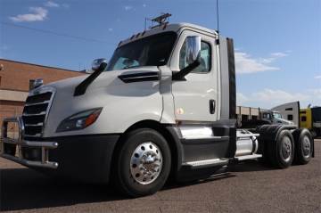 2019 FREIGHTLINER CASCADIA 126