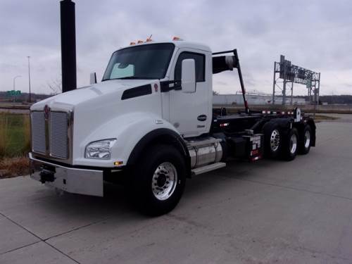 2024 KENWORTH T880