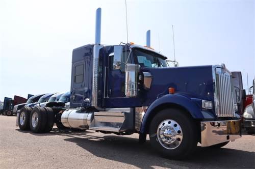 2025 KENWORTH W900L