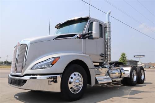 2025 KENWORTH T680