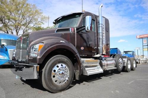 2025 KENWORTH T880