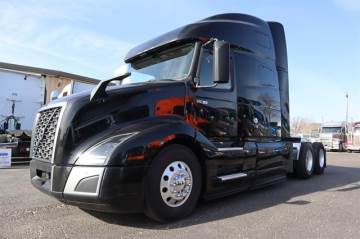 2019 VOLVO VNL64T760