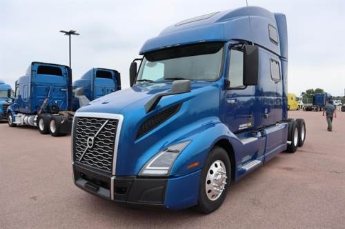 2021 VOLVO VNL64T860