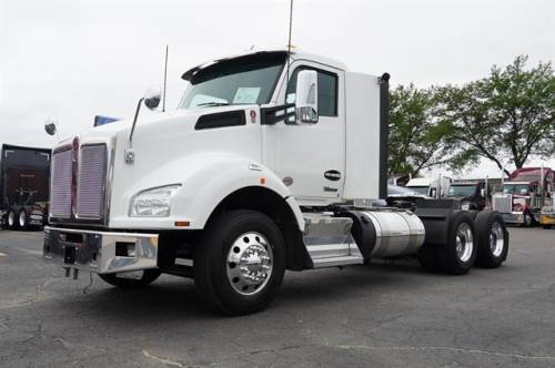 2022 KENWORTH T880