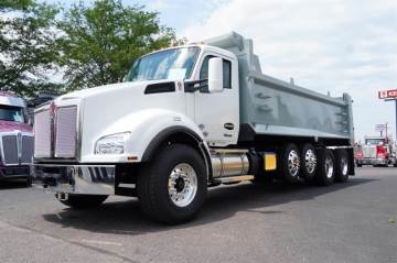 2025 KENWORTH T880