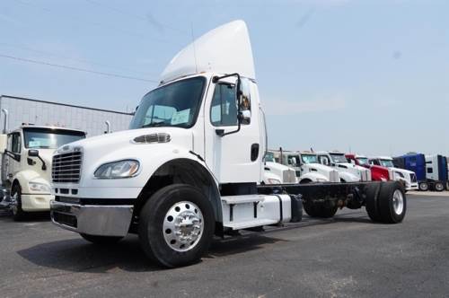 2017 FREIGHTLINER EM2 106