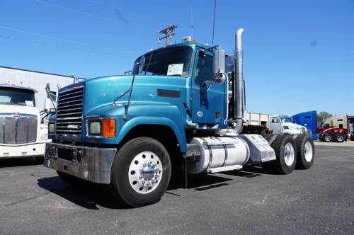 2011 MACK PINNACLE CHU613