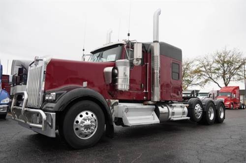 2023 KENWORTH W900L