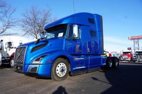 2023 VOLVO VNL64T760