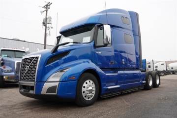 2023 VOLVO VNL64T760