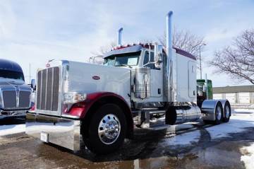 2023 PETERBILT 389