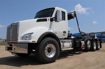 2025 KENWORTH T880