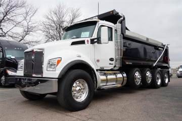 2025 KENWORTH T880