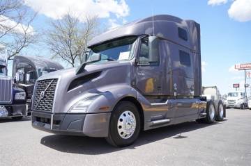 2022 VOLVO VNL64T860