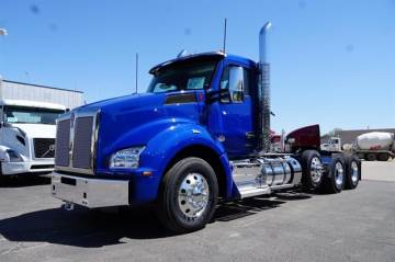 2027 KENWORTH T880
