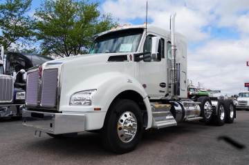 2027 KENWORTH T880