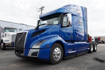 2022 VOLVO VNL64T760