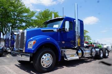 2027 KENWORTH T880