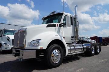 2027 KENWORTH T880