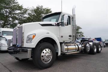 2027 KENWORTH T880
