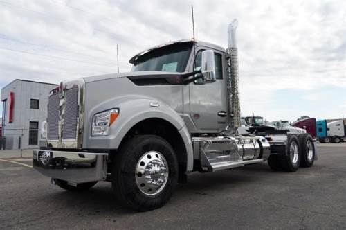 2027 KENWORTH T880