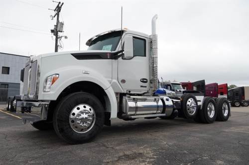 2027 KENWORTH T880