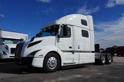 2020 VOLVO VNL64T860