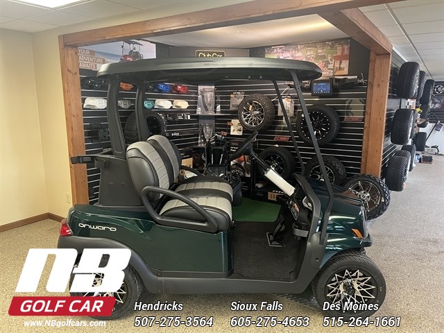 NEW 2023 CLUB CAR VILLAGER 6 ELECTRIC GREEN