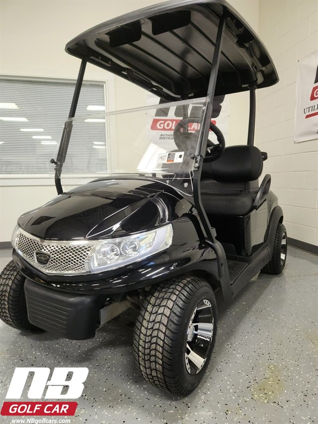 Black 2015 CLUB CAR Precedent golf cart for sale in Des Moines, Iowa