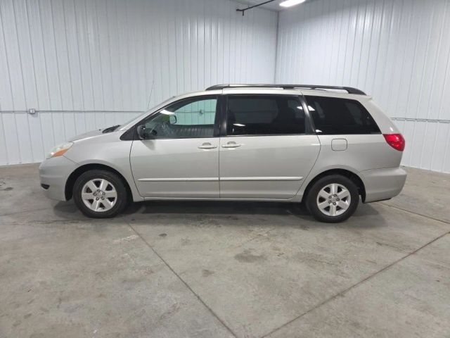 2006 Toyota Sienna LE