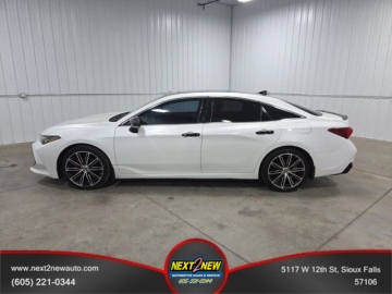 2019 TOYOTA AVALON