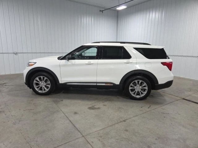 2022 Ford Explorer XLT 4WD's photo