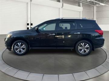 2017 NISSAN PATHFINDER