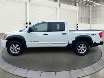 2011 NISSAN TITAN